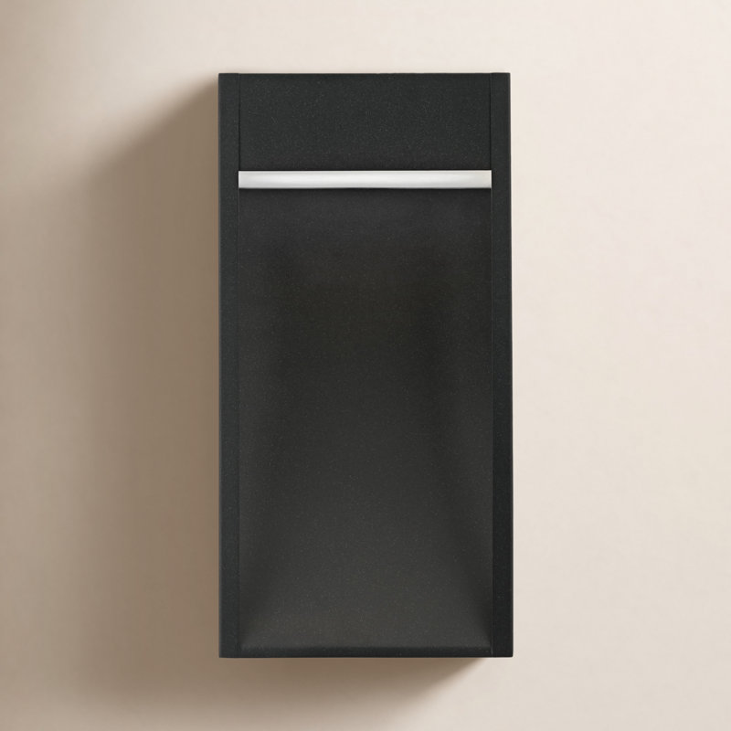 Ming 7.5 inch Outdoor Wall Sconce in Black