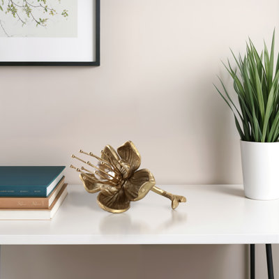 Modern Metal and Glass Decorative Object Elegant Aluminum and Acrylic Accent Piece with Intricate Design Stylish and Versatile Home Decor Accessory for Contemporary Spaces.