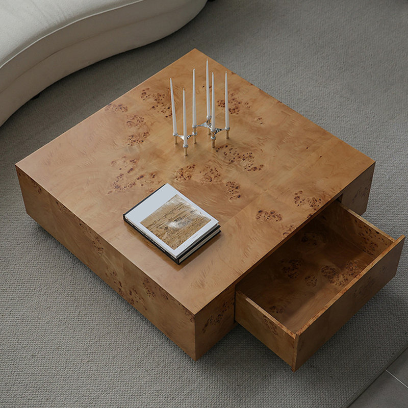 Table basse simple de style français