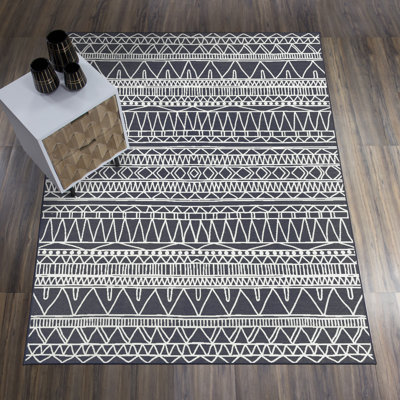 Tapis gris foncé Chelsea Tribal Aztec