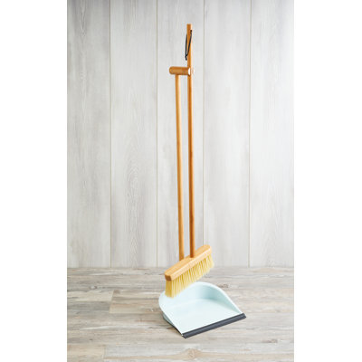 Living Nostalgia Handled Brush and Pan Set