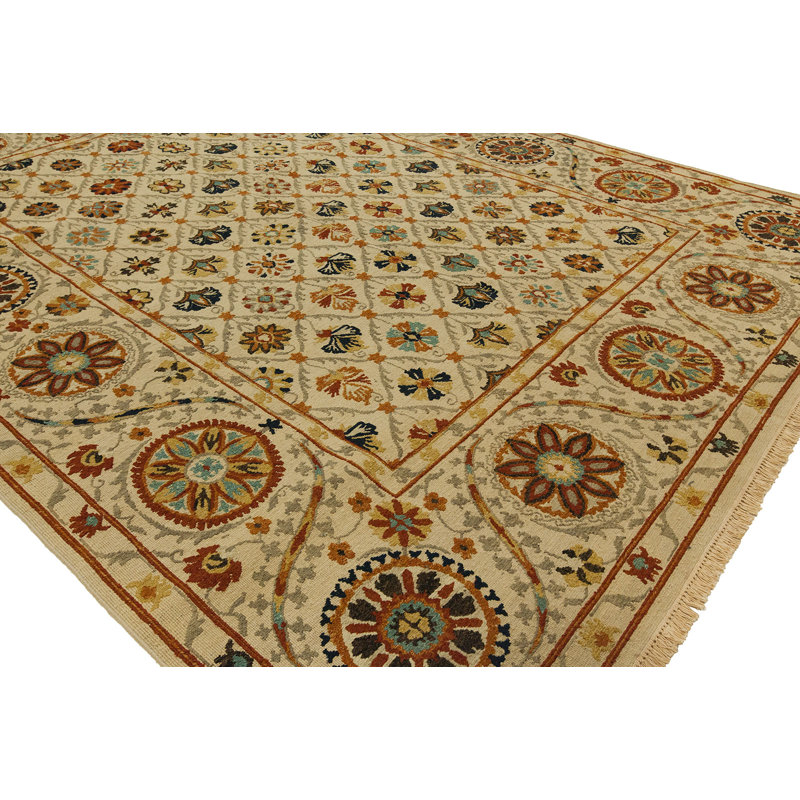 Hensen Wool Oriental Area Rug in Beige, Rectangle 4' x 6'