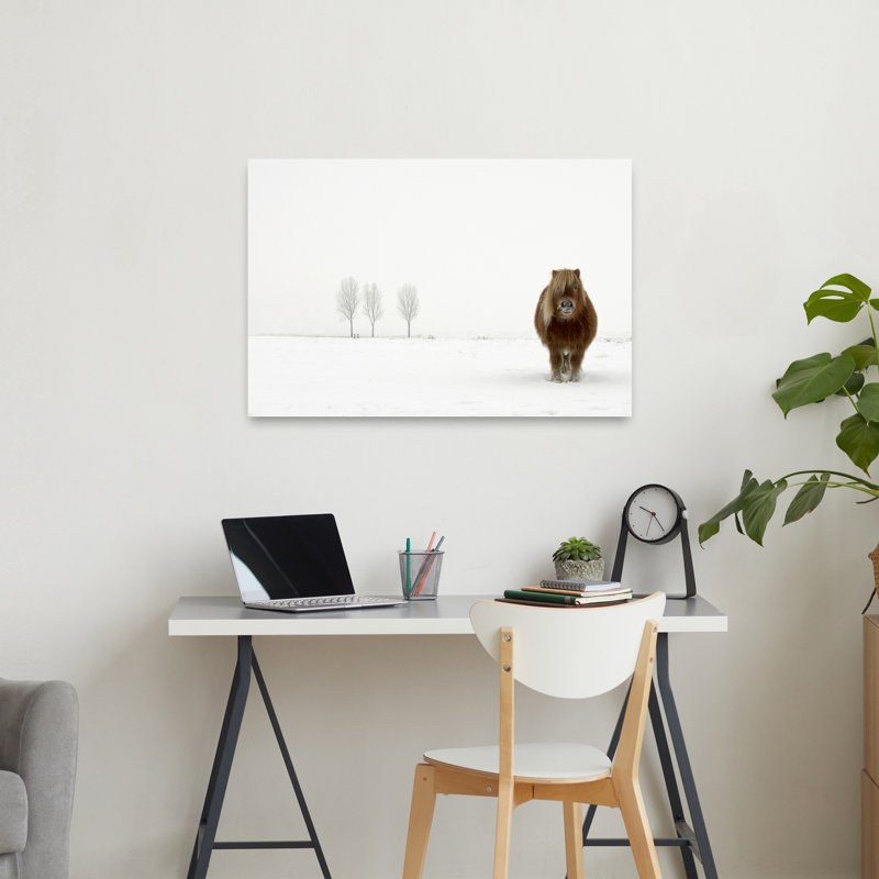 «Winter Pony In Snow Minimalist Peaceful Serene Horse Landscape Nature», reproduction d'art murale, 24" H x 36" W