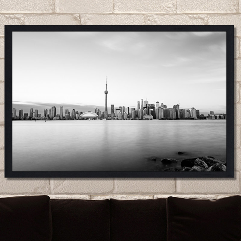 « toronto bw », reproduction de photo encadrée, H 27,5 po x l 39,5 po x P 0,75 po