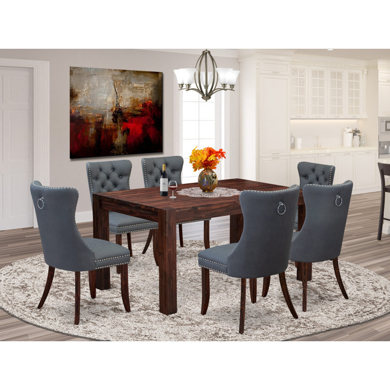 Cet ensemble de salle à manger 5 pièces comprend une table rectangulaire en bois rustique et 4 chaises Parson rembourrées en tissu de polyester, 36 x 60 pouces, jacobin vieilli