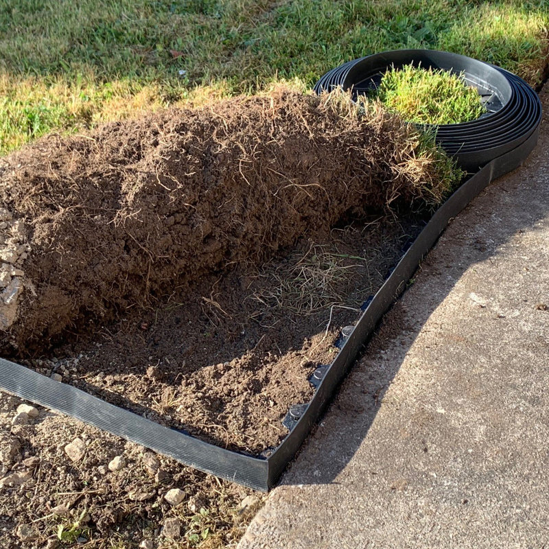 Plastic Lawn Edging, 4cm H x 2000cm W x 4cm D