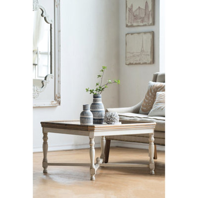Table basse carrée en bois