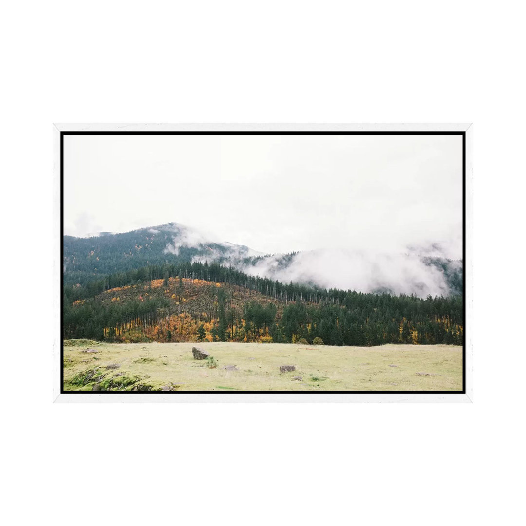 Berge, Portland, Oregon von Lovelylittlehomeco - Gallery-Wrapped Canvas Giclée on Canvas