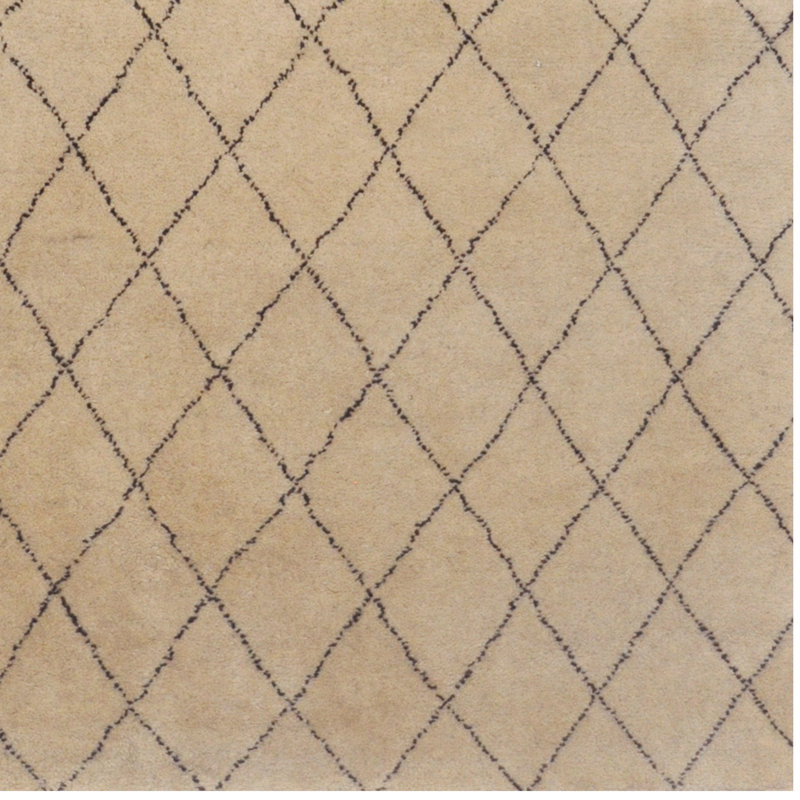 Tapis marocain ivoire en laine noué à la main de conception unique 6 pi 2 po x 9 pi 2 po Lues