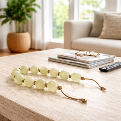 Perles de verre modernes avec cordon de jute tissé - Accent décoratif unique fabriqué à la main avec un style contemporain et une texture naturelle pour une présentation polyvalente dans n'importe quelle pièce ou tablette
