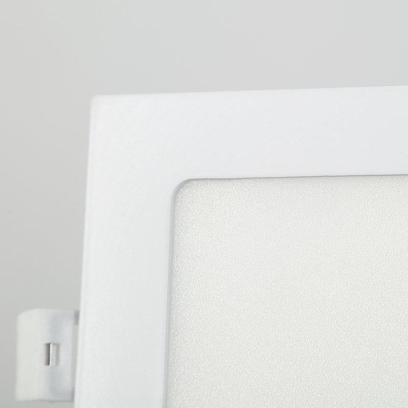 Éclairage de plafond carré moderne à DEL à intensité variable, H 0,8 po x l 4,7 po x P 4,7 po