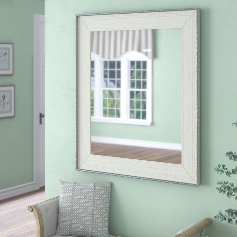 Miroir décoratif traditionnel patiné, H 34 po x l 28 po