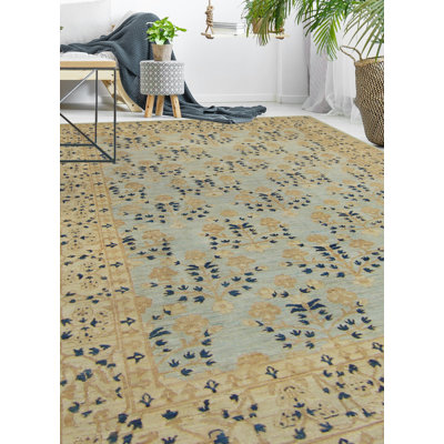 Tapis fin fait à la main Chobi Madia - gris - bleu marine, 7 pi 10 po x 10 pi 0 po