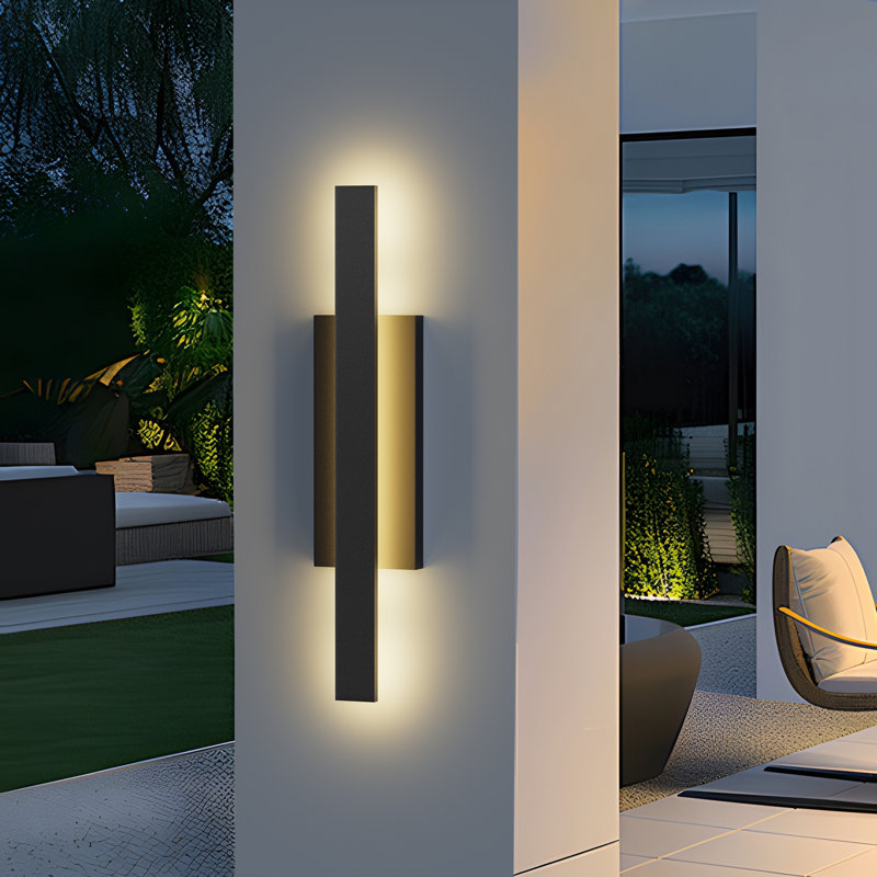 Applique murale d'extérieur à DEL en aluminium noir Mosra, H 30,7 po x l 5,5 po x P 3,8 po