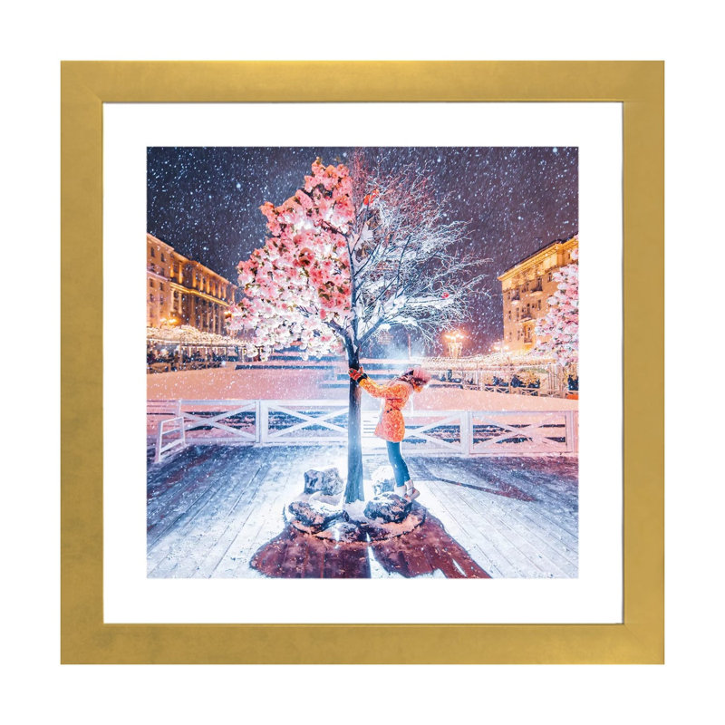 Printemps-hiver arbre par Hobopeeba-impression, H 24 po x l 24 po x p 1 po, Blanc, Papier encadré doré