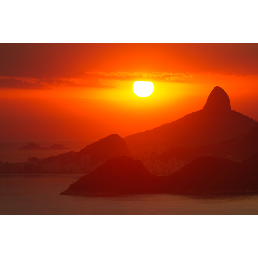 Sonnenuntergang in Rio De Janeiro von Richmatts - Kunstdrucke auf Leinwand ohne Rahmen