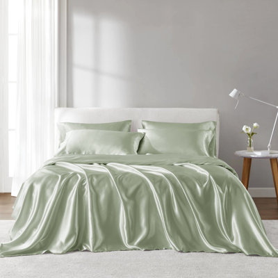 Ensemble de draps 4 pièces en satin de luxe sauge - froissé, lisse et soyeux, sans produits chimiques, comprend des taies d'oreiller douces pour les cheveux