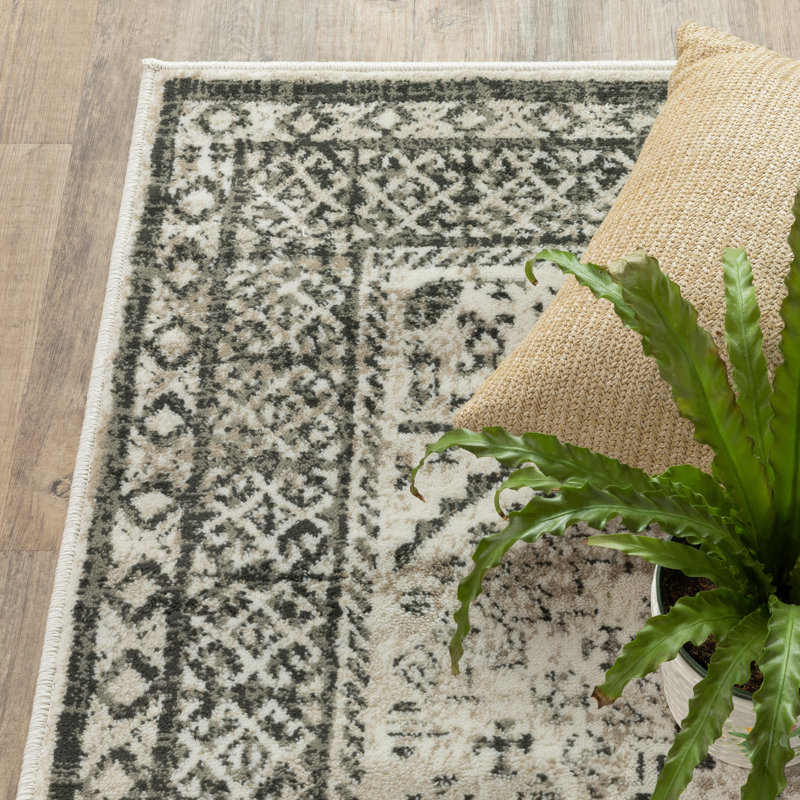 Tapis oriental ivoire / gris, Rectangle 5 pi 3 po x 7 pi 3 po