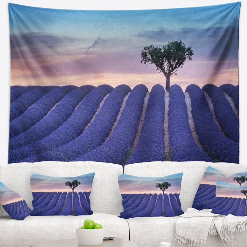 Les arbres seuls en polyester qui traversent le coucher du coucher de soleil avec accessoires suspendus inclus