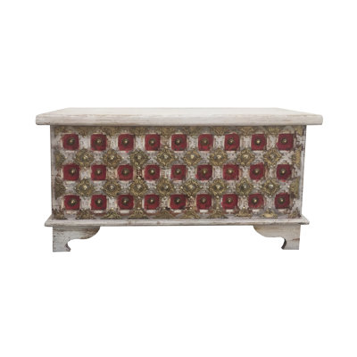 Fia Blanket Chest