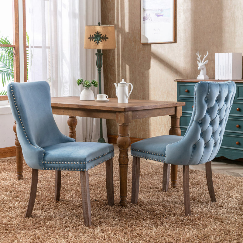Furniture, chaise rembourrée à oreilles avec garniture cloutée et pieds en bois massif, ensemble de 2, Bleu clair, Naturel