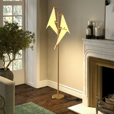 Lampe sur pied à DEL 69 po avec prise Saryan
