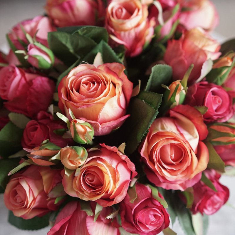 Arrangement floral roses vase, rouge, Noir