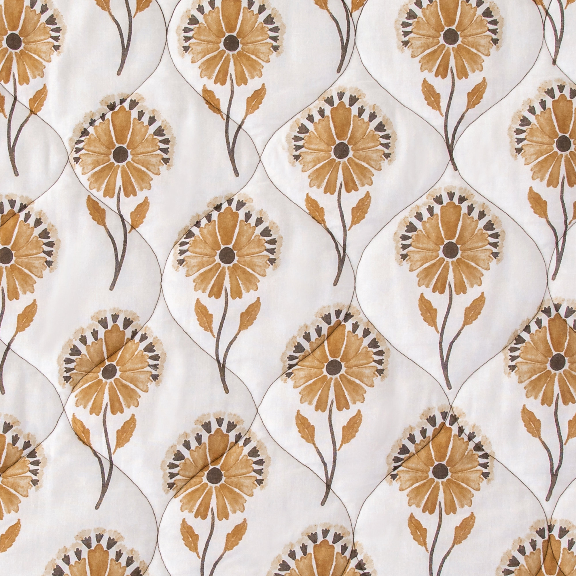 Woodstock White Tan Floral Fall Leaves Print Classic Reversible Cotton Quilt Set, Queen Quilt + 2 Standard Shams
