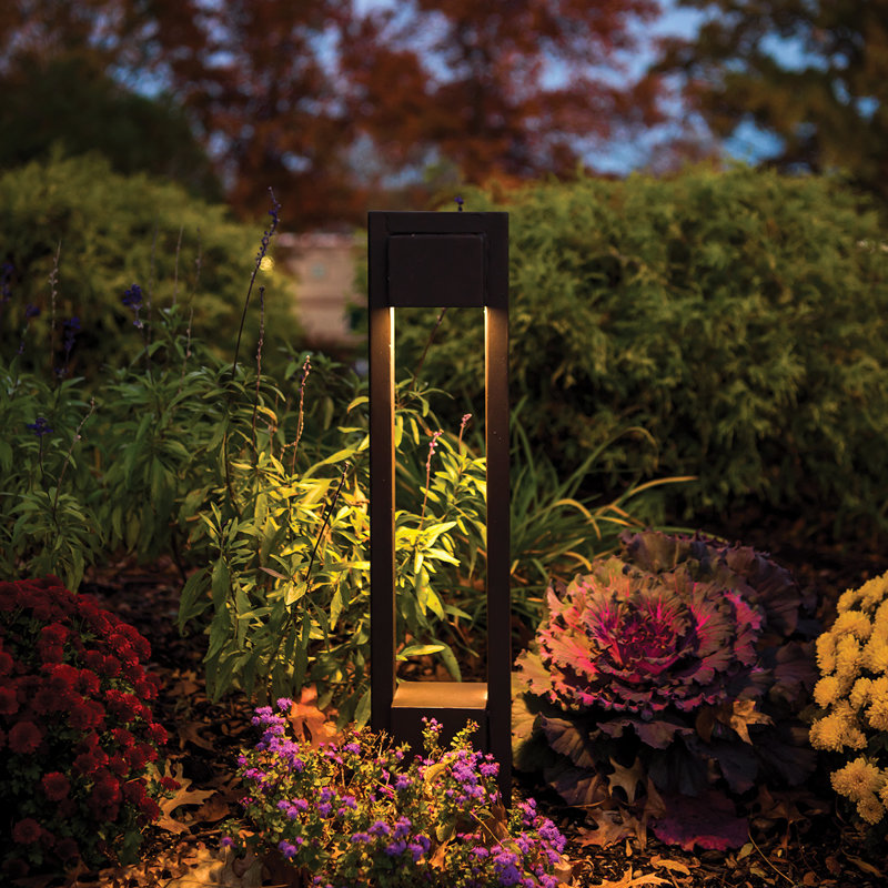 Park Pathway Light, 12, 2700, Bronze on Aluminum