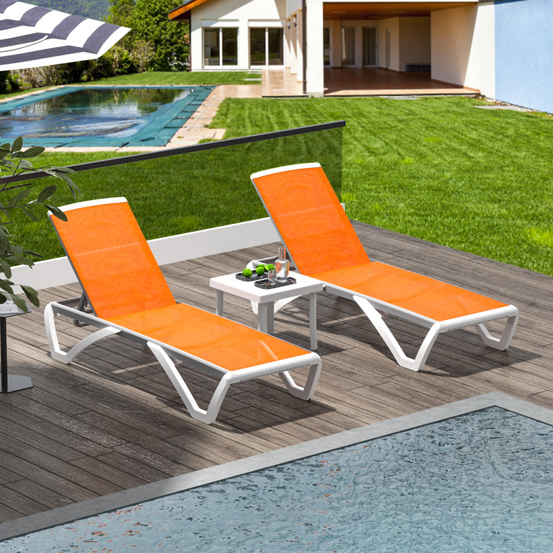 Ensemble 3 pièces de chaise longue d'extérieur avec table Ysabelle, Orange