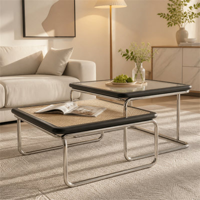 Table basse robuste à structure en tube d'acier avec une conception modulaire flexible - le plateau de table peut être séparé pour un usage individuel.
