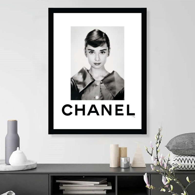Audrey Hepburn, mode encadrée