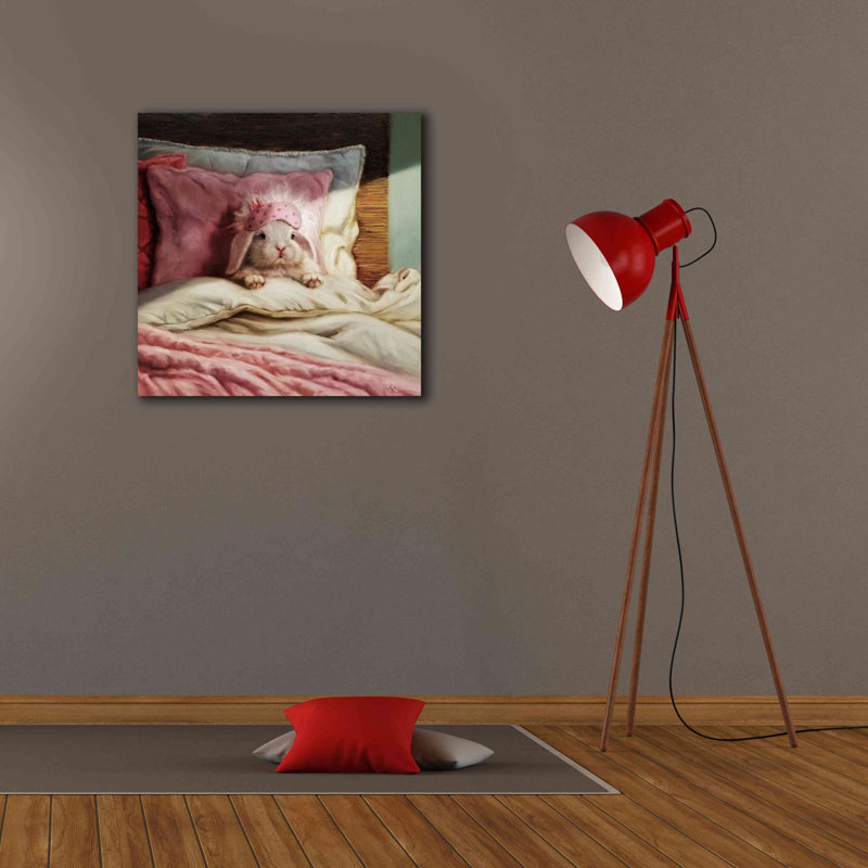 «Bed Hare» par Lucia Heffernan, reproduction sur toile tendue, H 26 po x l 26 po x P 1,5 po