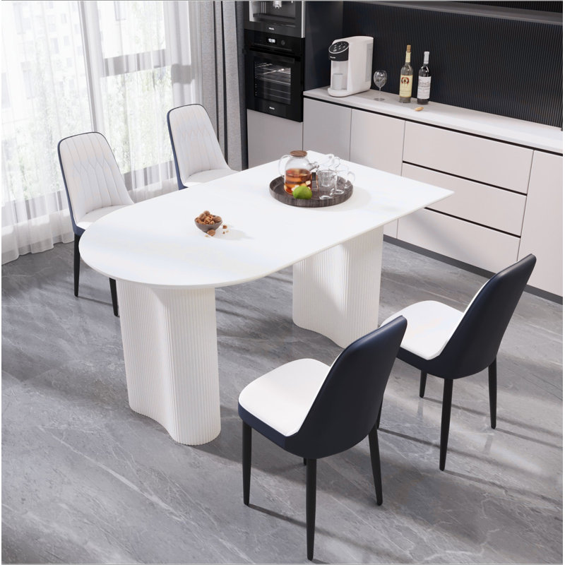 Ensemble de table de salle à manger de 63 po en bois aggloméré de style crème moderne et en polyuréthane 63 po. Assemblez l'ensemble de chaises de bureau et de pieds en métal noir, convenant à la maison et à la cuisine.