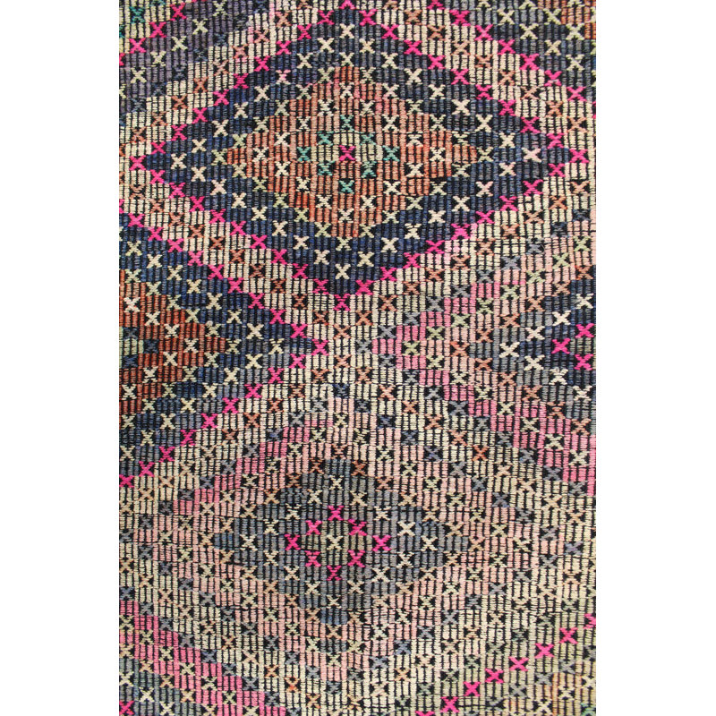 Tapis unique fuchsia / argile / beige / mauve 5 pi 9 po x 10 pi Jijim