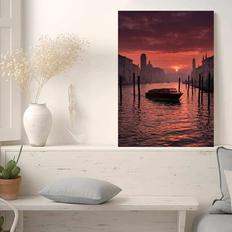 Art sur toile, bateau à moteur classique sur un canal vénitien au coucher du soleil, H 30 po x l 20 po