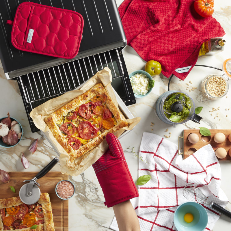 Ensemble de 4 serviettes de cuisine matelassées, gant de cuisine et poignées KitchenAid, Rouge passion