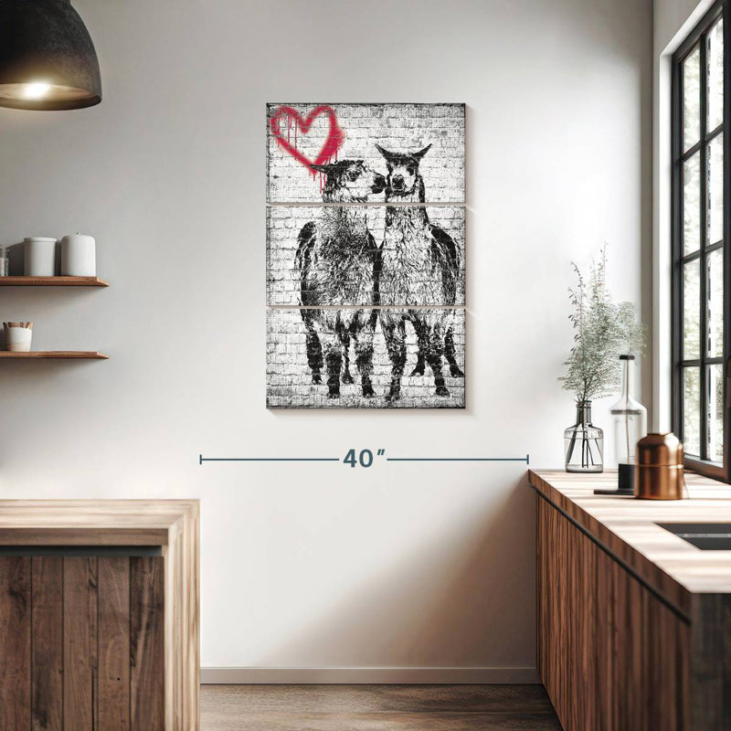Hardie Llama Romance, 38" H x 24" W