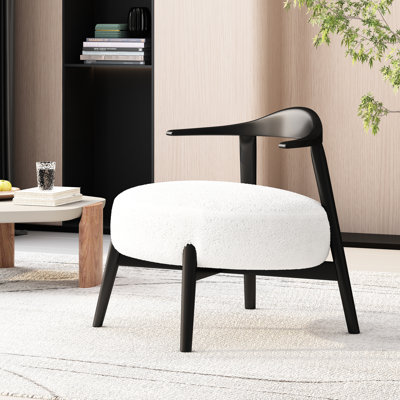 Fauteuil d'appoint moderne blanc en bois de bouleau et en tissu, idéal pour la chambre à coucher. Conception adaptée, siège rembourré de mousse polaire douce. Fauteuil confortable en bois, à placer selon vos envies.