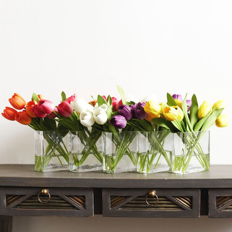 Arrangement floral à tulipes en vase, Blanc