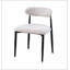 Charmant ensemble de chaises d'appoint en tissu et en métal pour des sièges élégants et confortables dans les intérieurs modernes