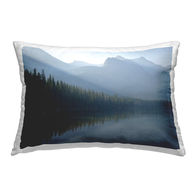 Foggy Lakeside Trees, coussin décoratif imprimé par Hunter Page, photographie