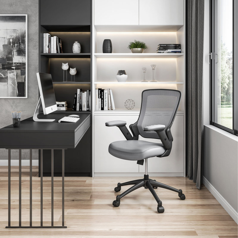 Chaise de bureau en filet à dossier moyen avec accoudoirs réglables en hauteur