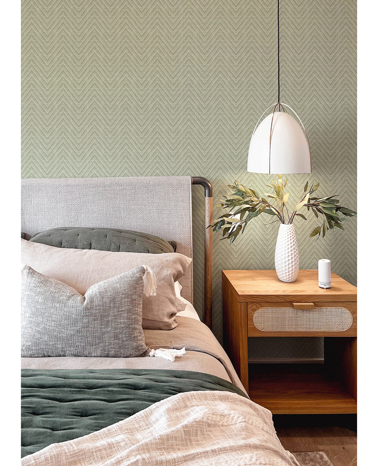 Ziggity Chevron Wallpaper, Green