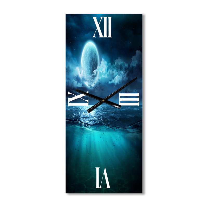 Horloge murale romantique nautique et côtière, lune romantique sur bleu profond II, Petit