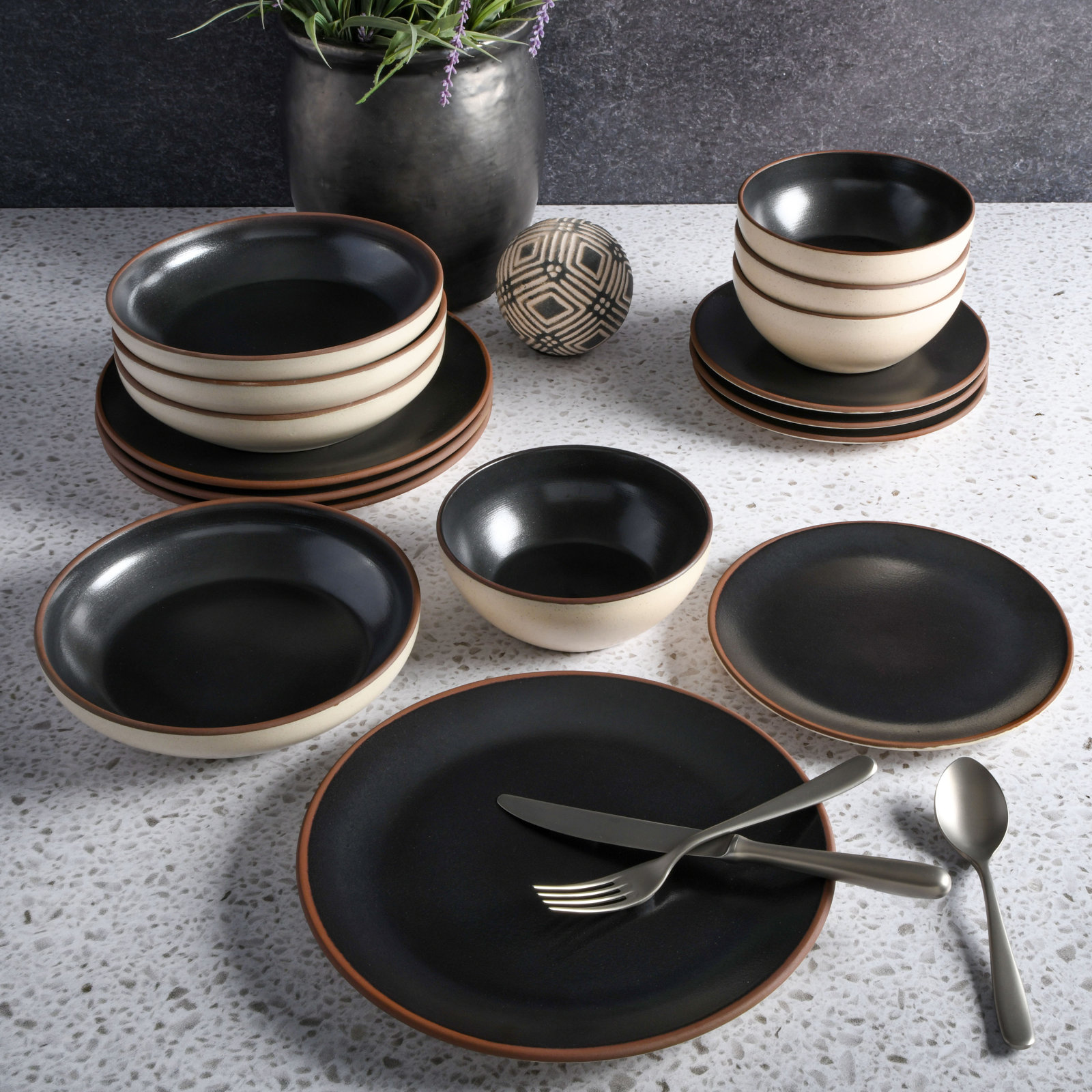 Gibson Elite Contempo 16 Piece Dinnerware Set, Service for 4, Black