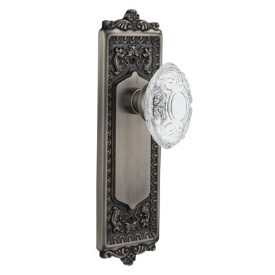 Plaque à œufs et fléchettes avec bouton en cristal de style victorien