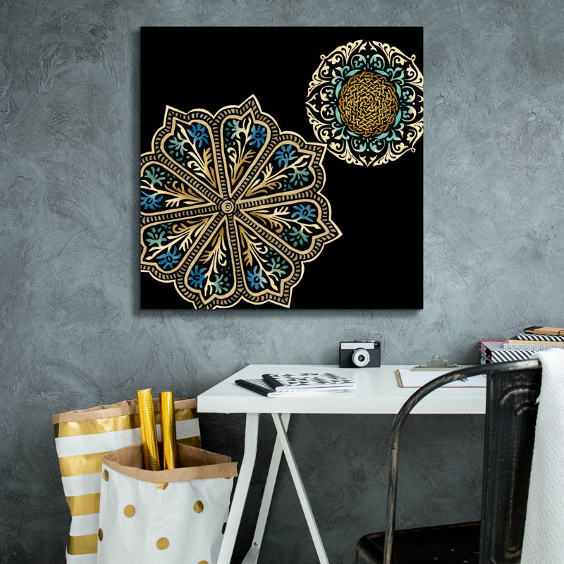  «Midnight Rosette 3» par Chariklia Zarris, art mural sur toile, 26 po x 26 po