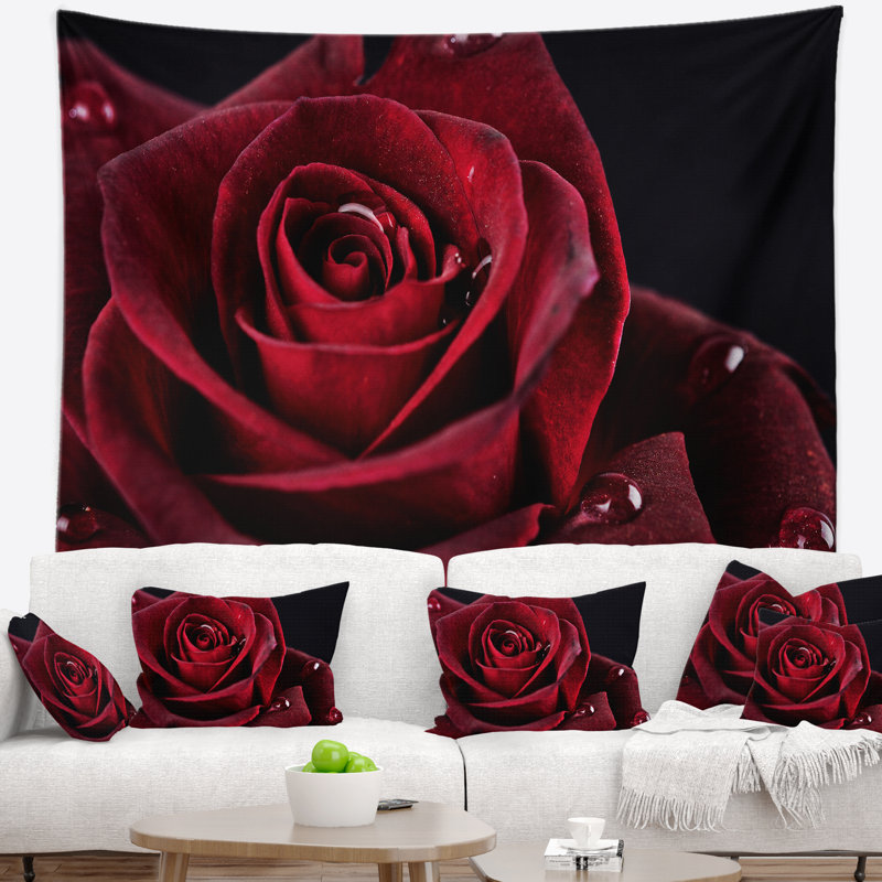 Rouge rose avec raindrops sur tapisserie noir, H 50 po x l 60 po