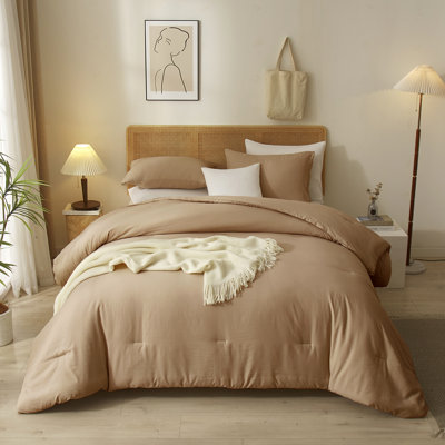3-Piece 90g Lightweight All-season Microfiber Comforter Set